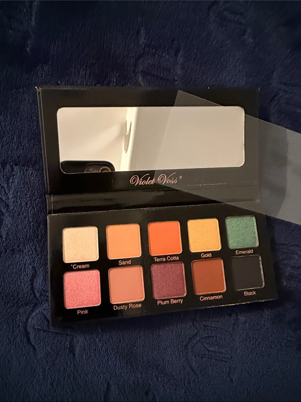 Violet Voss Essentials Eye Shadow Palette - Multicolor Script - Picture 4 of 4